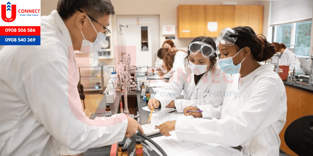 Đại học MCPHS, bang Massachusetts, Mỹ